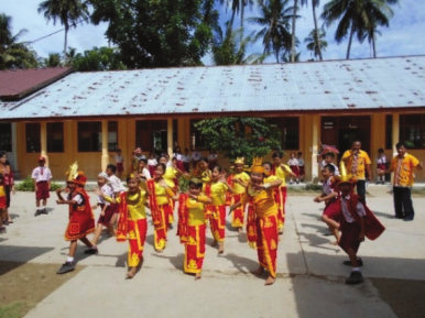 Children performing Disaster Prevention Maena