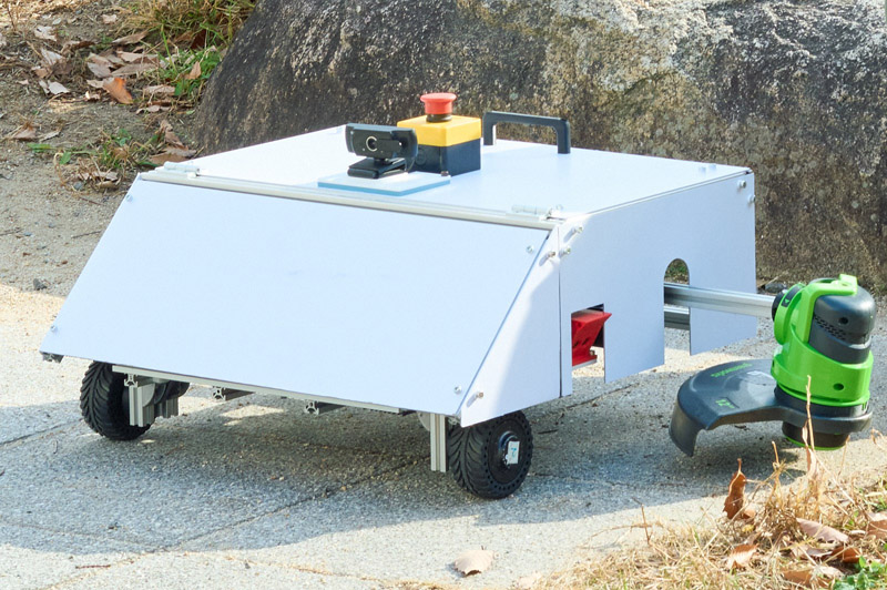 Compact roadside weeding robot R4
