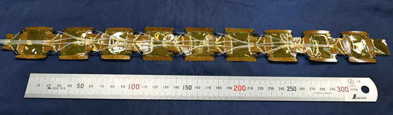 Snake-shaped robot made of PI films