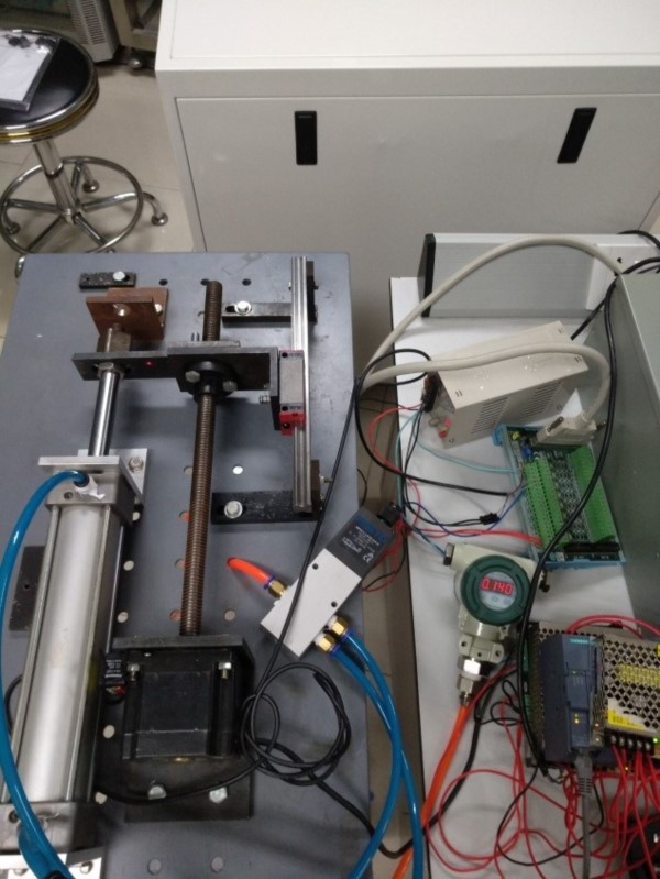 Experimental setup of pneumatic gravity compensation system