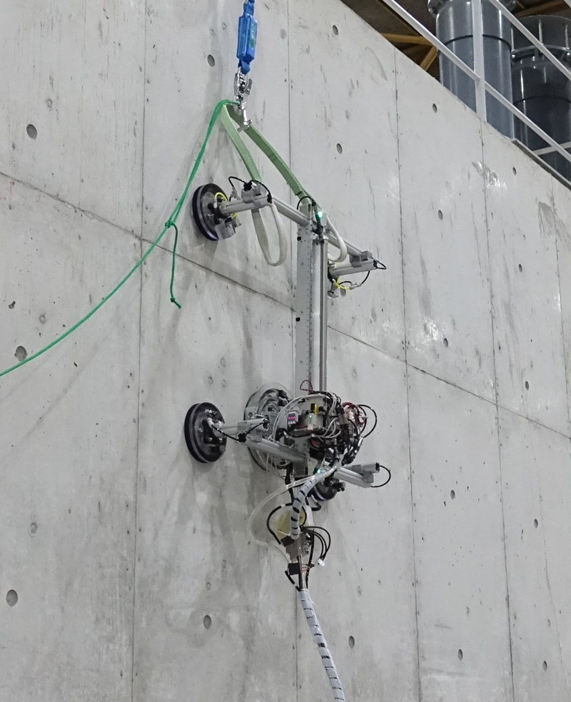 Walking type concrete inspection robot