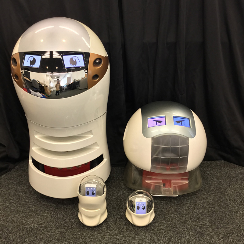 Manzai robot duo controlled by RT-Middleware