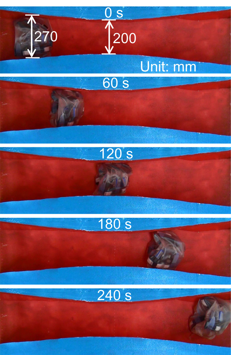 Driving experiment of MOLOOP in a narrow space