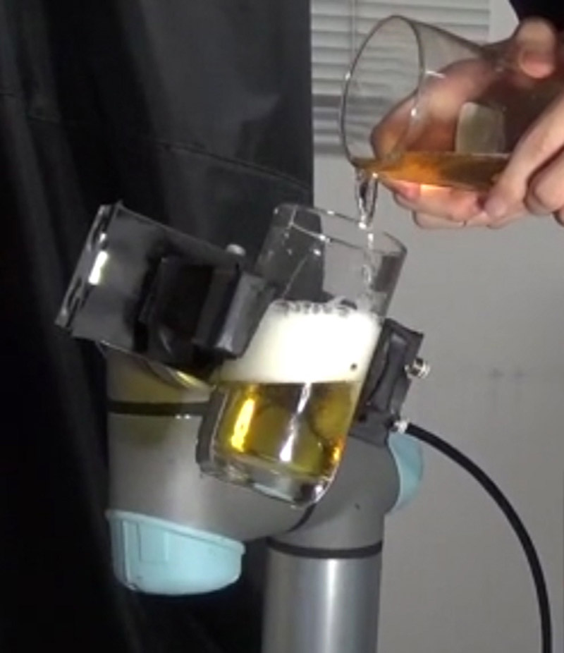 Robotic Pouring Based on Real-Time Observation and Visual Feedback by a High-Speed Vision System
