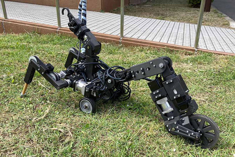 Mobile quad-arm robot: ARMS