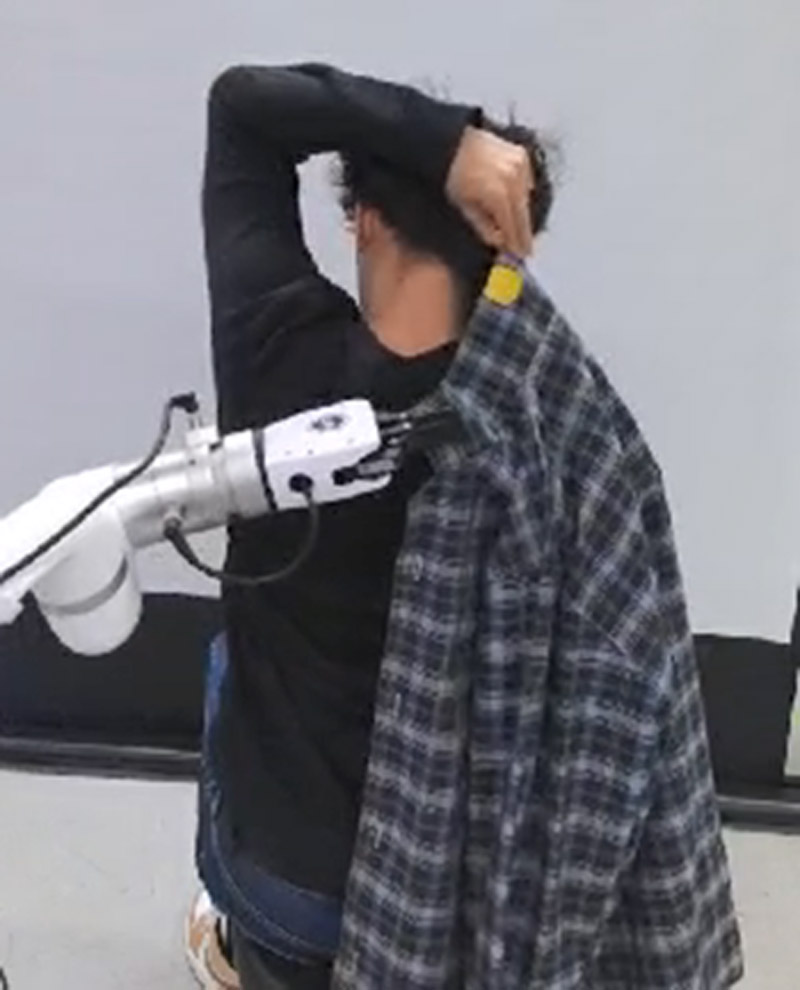 Dressing assistance with prediction